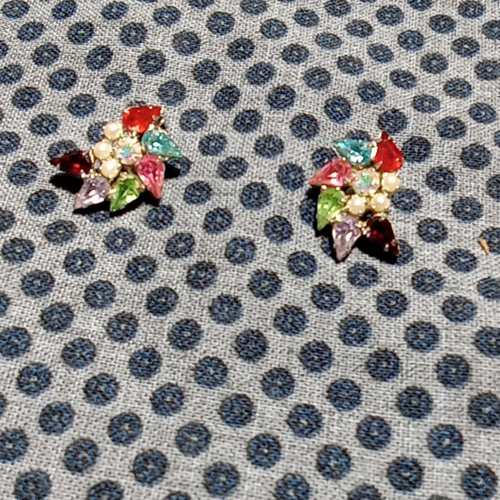 Vintage B David clip  earings